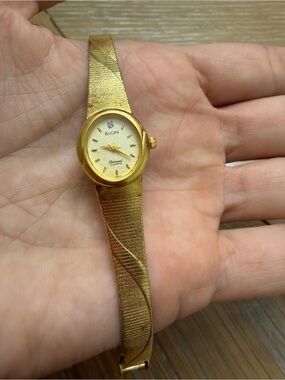VTG Elgin Quartz Watch Women Genuine Diamond Gold Tone Oval Analog